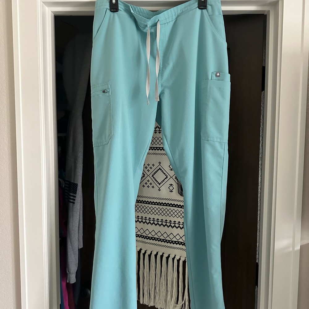 Figs Yola Skinny Scrub pant